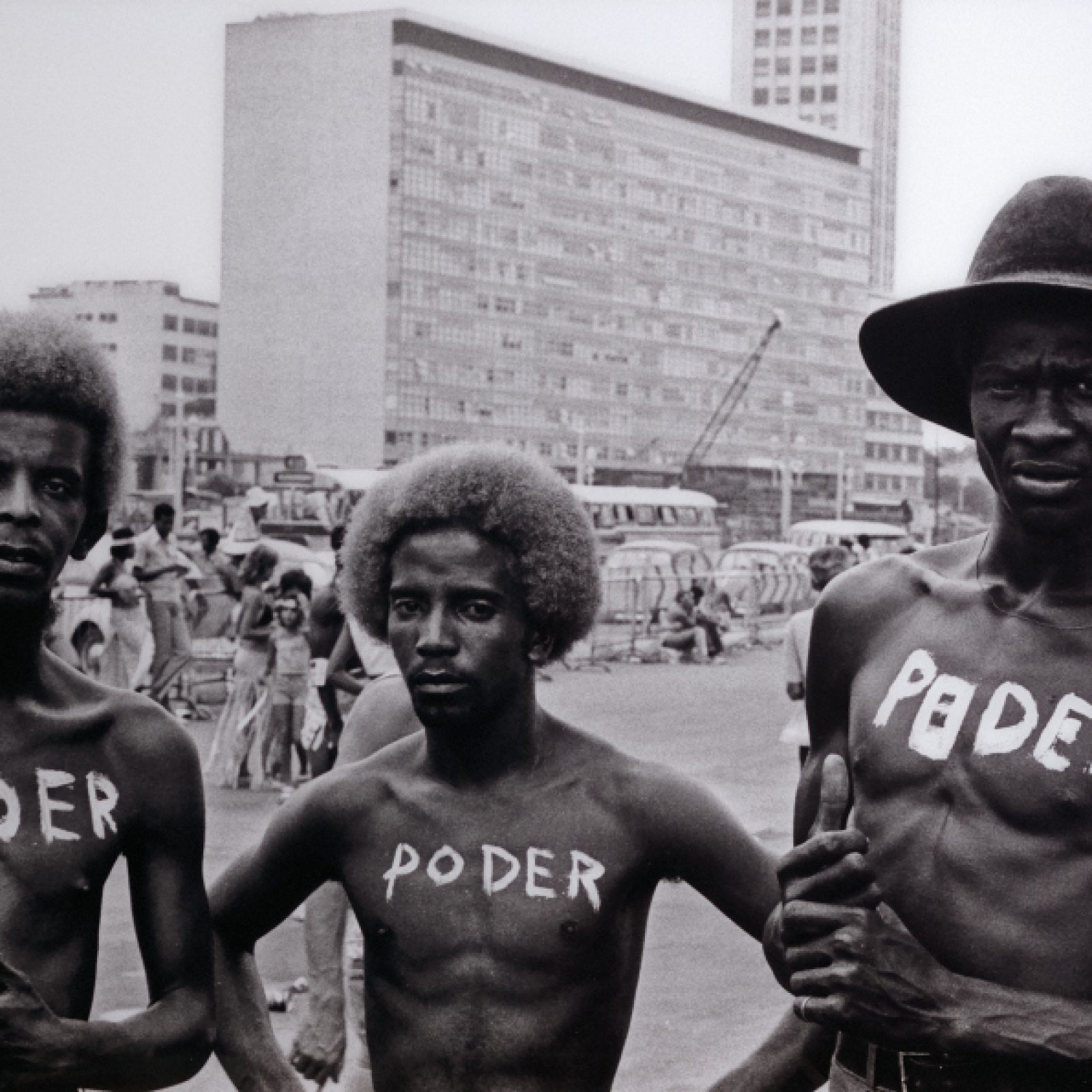 Carlos Vergara, Sem título, da série Carnaval,1972, fotografía,101 × 151 cm. Colección privada, São Paulo. Crédito: Jorge Bastos