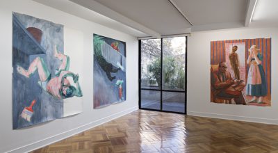 Vista de la exposición "Otras caídas", de Pablo Ferrer, en D21 Proyectos de Arte, Santiago de Chile, 2018. Foto cortesía de la galería