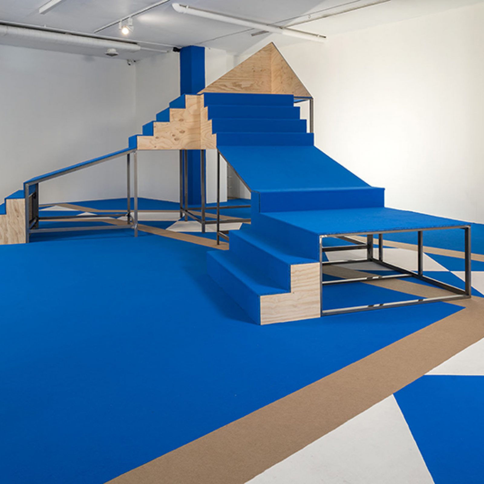 Vista de la exposición “Formas caídas”, de Alia Farid, en NC-arte, Bogotá, 2018. Cortesía de NC-arte