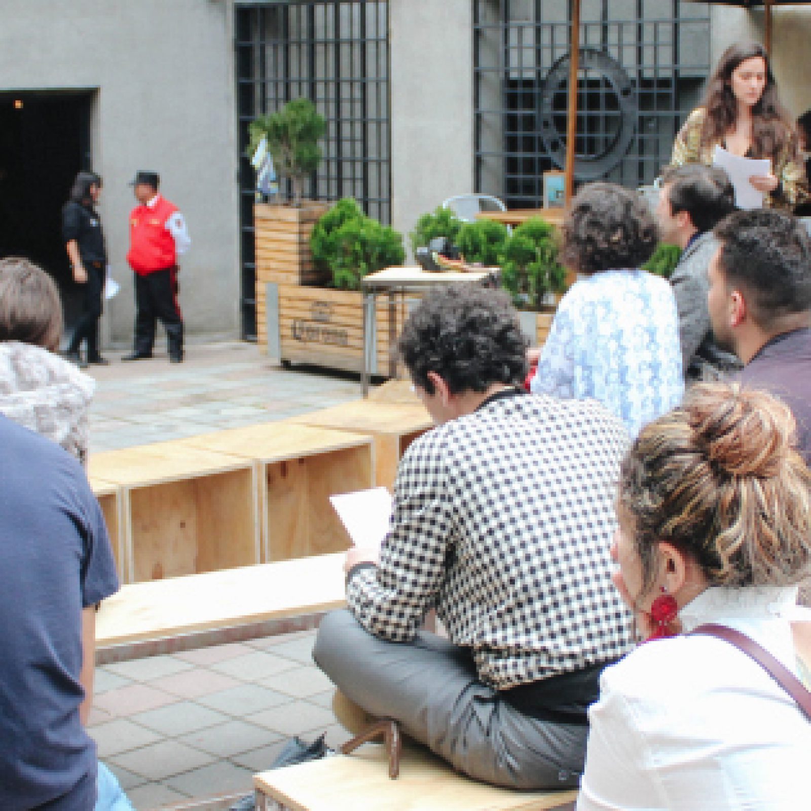 Lectura pública de "Quiero un presidente", en Espacio Odeón, Bogotá, 2018. Cortesía: Espacio Odeón
