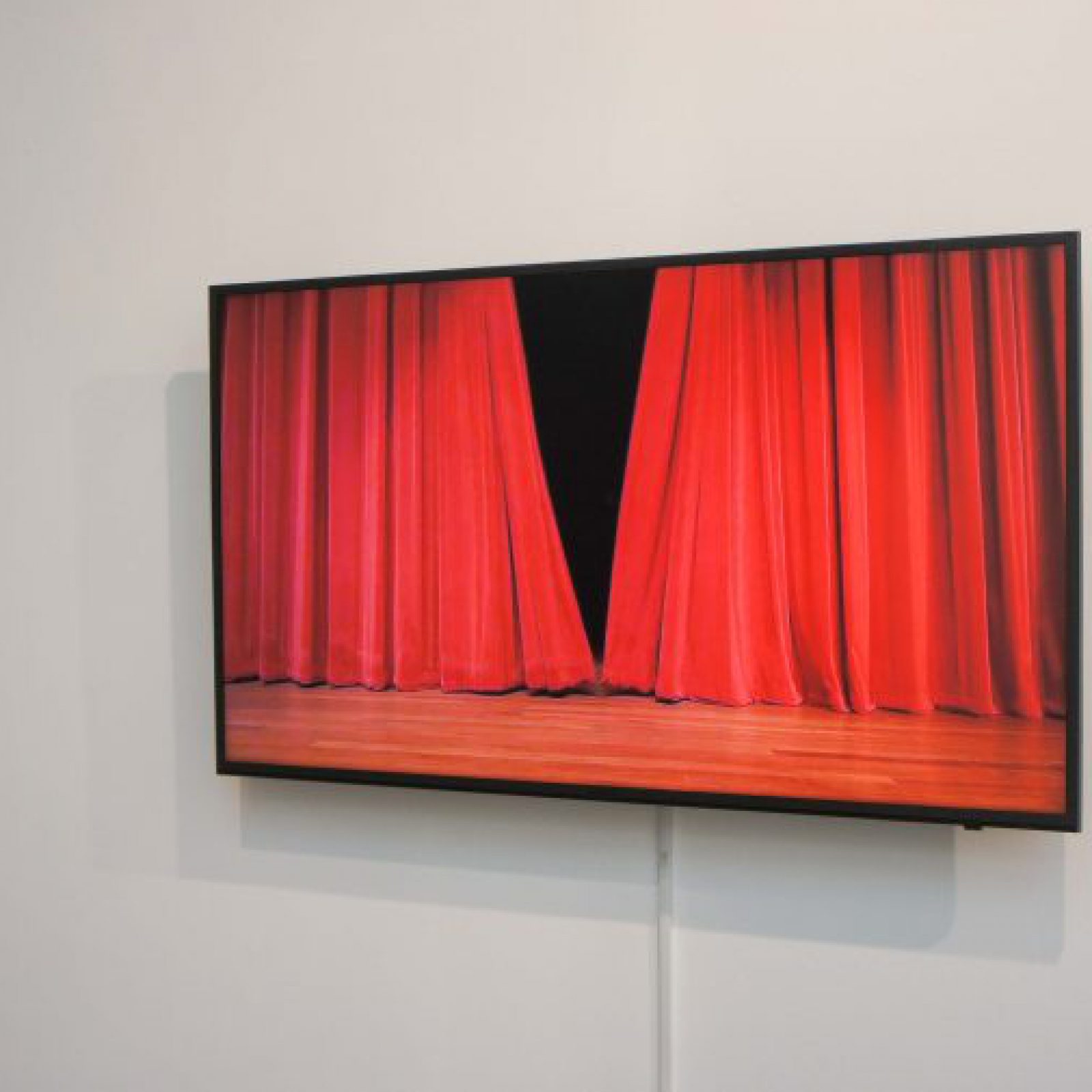 Vista de la exposición "Sin Acto", de Iván Candeo, en la galería Carmen Araujo Arte, Caracas, 2018. Cortesía de la galería