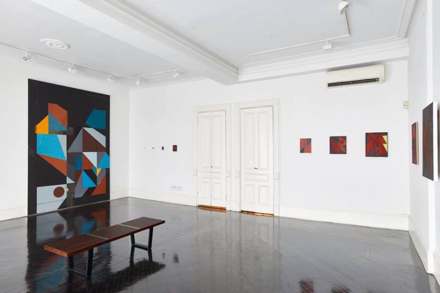 Vista de la exposición "Jaime Gili: Dark Paintings", en Henrique Faria Fine Arts, Nueva York, 2018. Foto: Arturo Sánchez. Cortesía del artista y HFFA