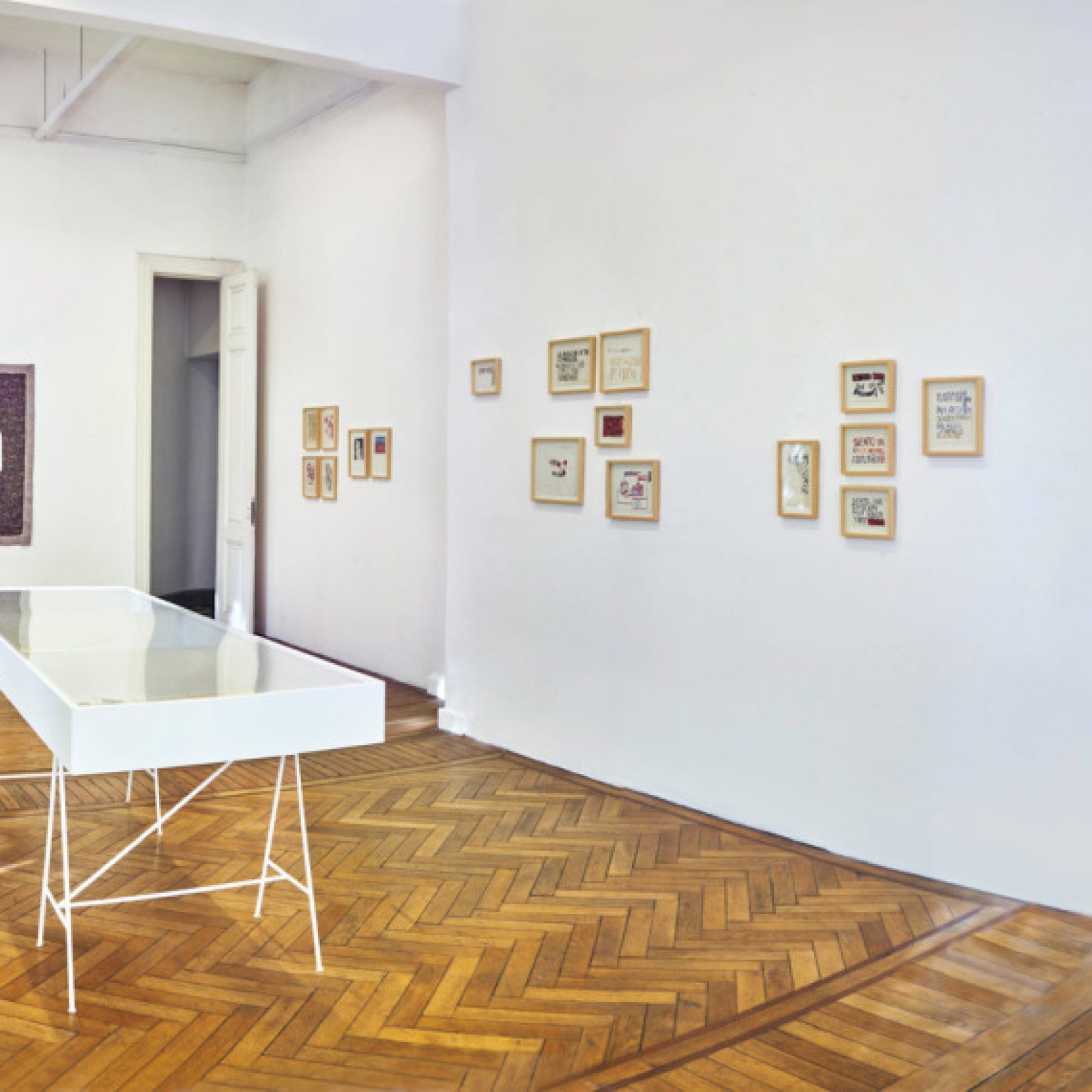 Vista de la exposición "Composición de lugar", en Walden Gallery, Buenos Aires, 2018. Cortesía de la galería