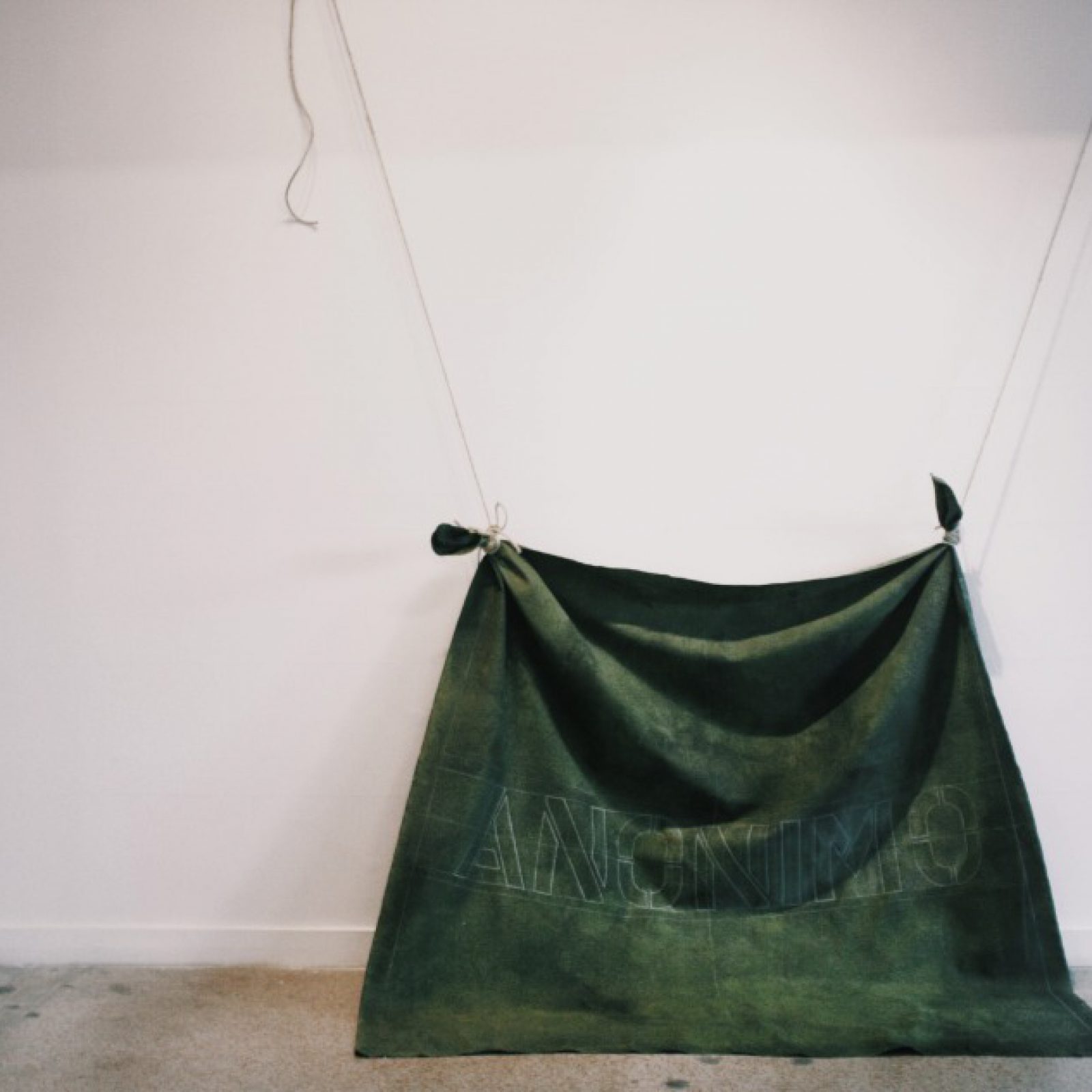 Vista de la exposición "Situations", de Sigfredo Chacón, en Miami Biennale, 2018. Cortesía: Henrique Faria Finde Art | New York. Foto: Isabella Tello