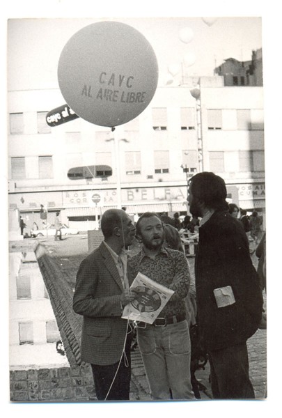 Vista de la Plaza Roberto Arlt en la exposición CAyC al aire libre. Arte e ideología, 1972