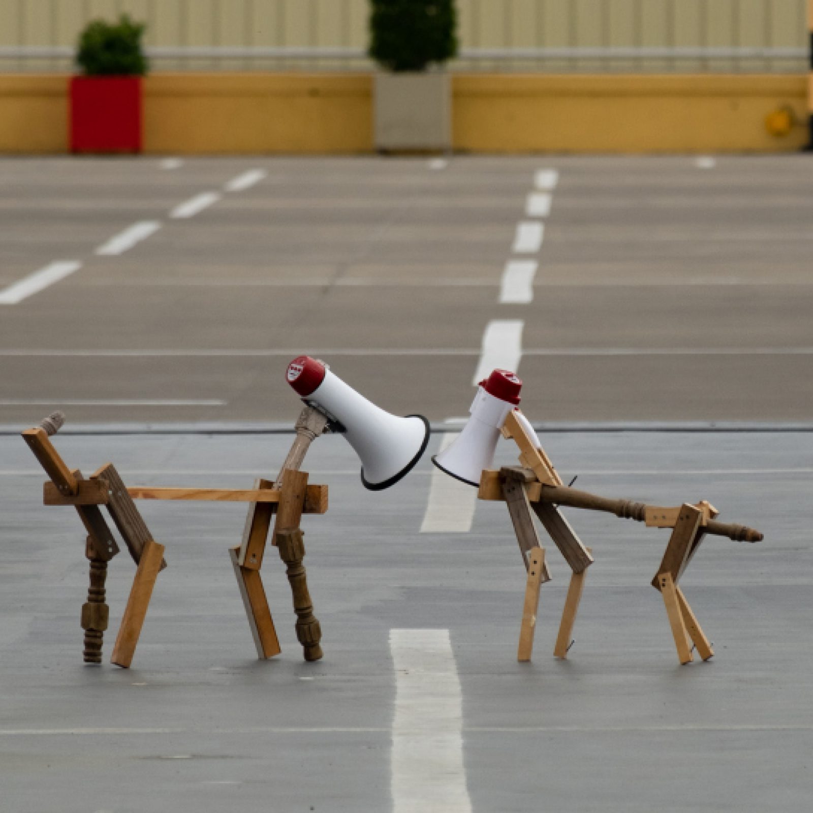 Perro parlante, de Sebastián Escalona + Raúl Díaz (Chile). Cortesía: Tsonami 2018