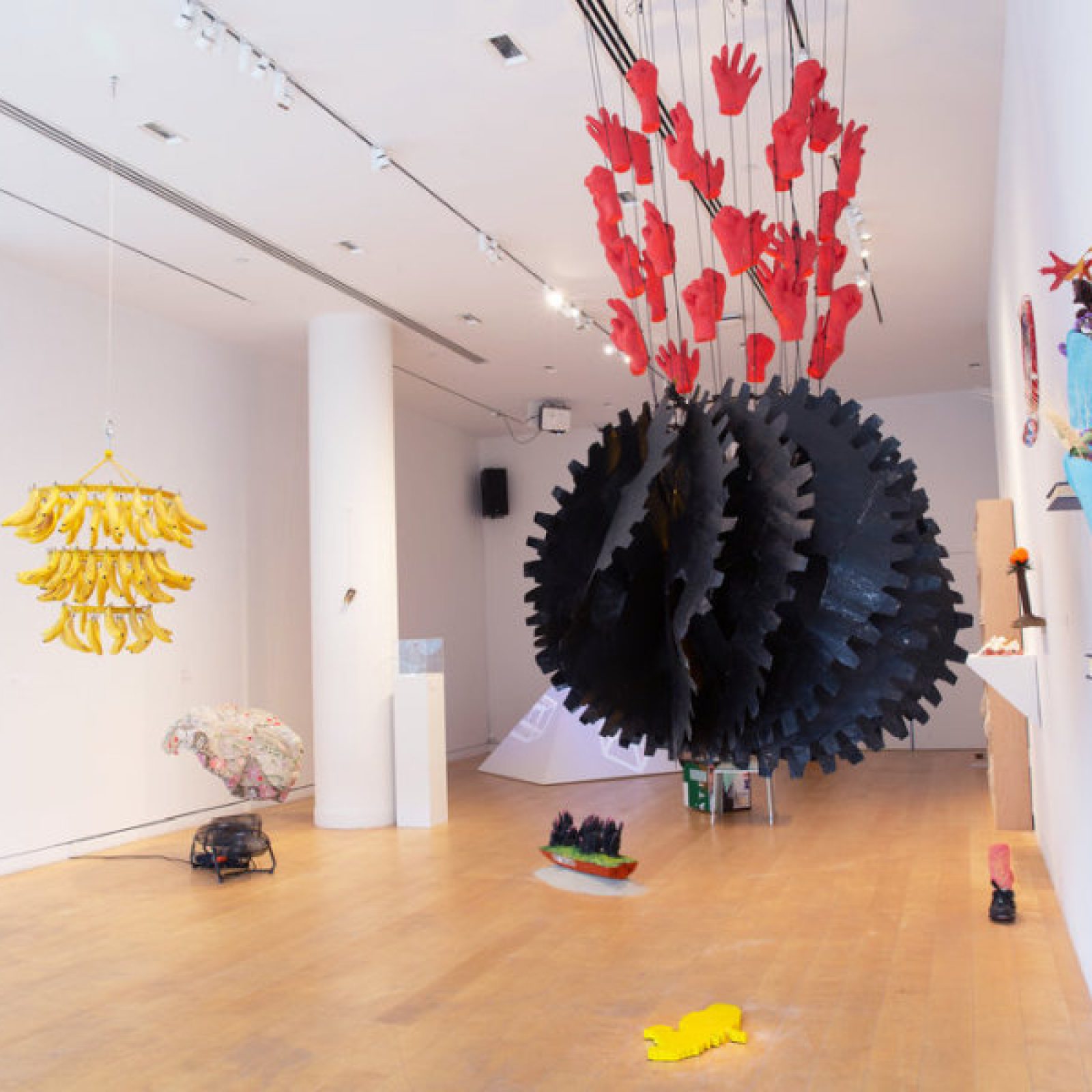 Vista de la exposición "Dust Specks on the Sea", en Hunter East Harlem Gallery, Nueva York, 2019. Foto: Natalie Conn