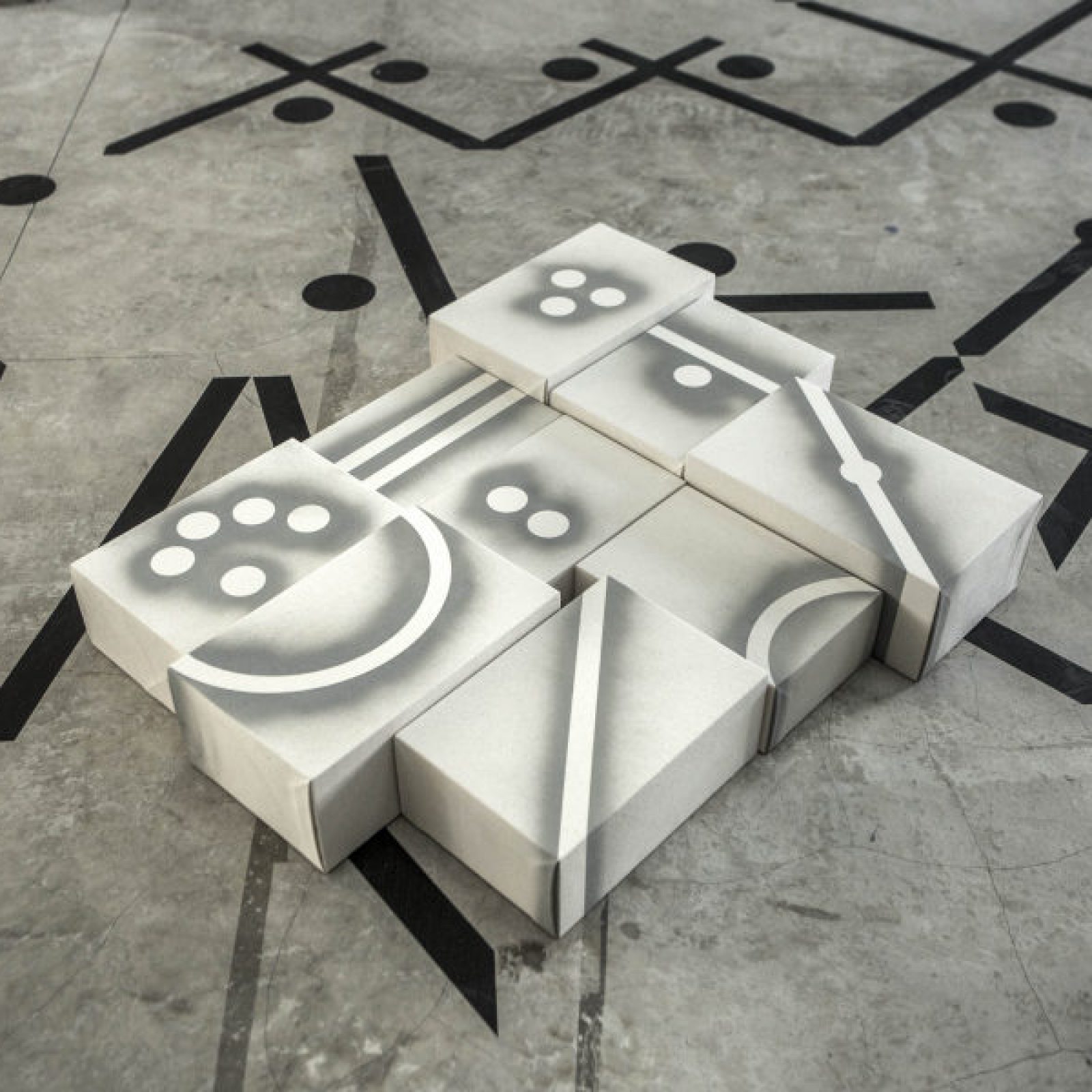 Vista de la exposición "Divisions of Labor", de Otto Berchem, en Revolver, Lima, 2019. Foto cortesía de la galería