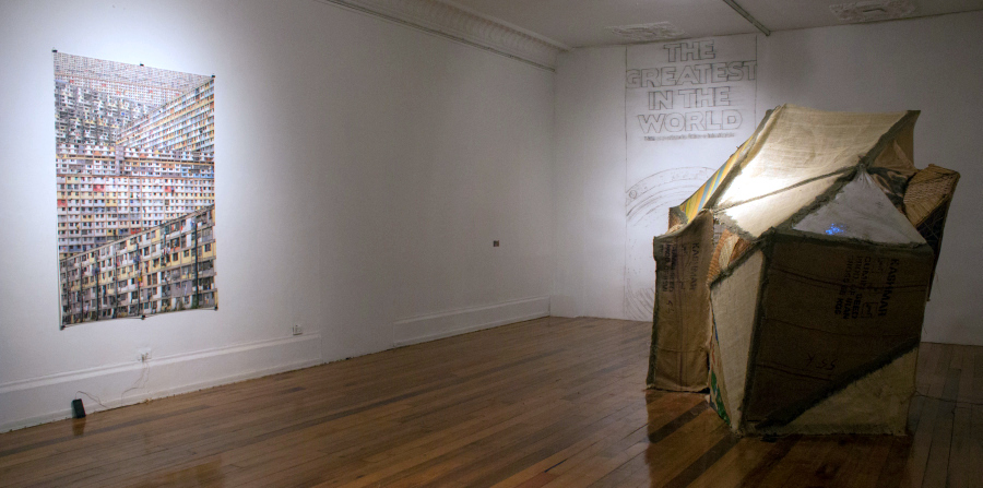 Vista de la exposición "Lecturas urgentes. Imaginarios en el arte contemporáneo venezolano", sala de exposiciones de la ASAB, Bogotá, 2019. Cortesía: Néstor García