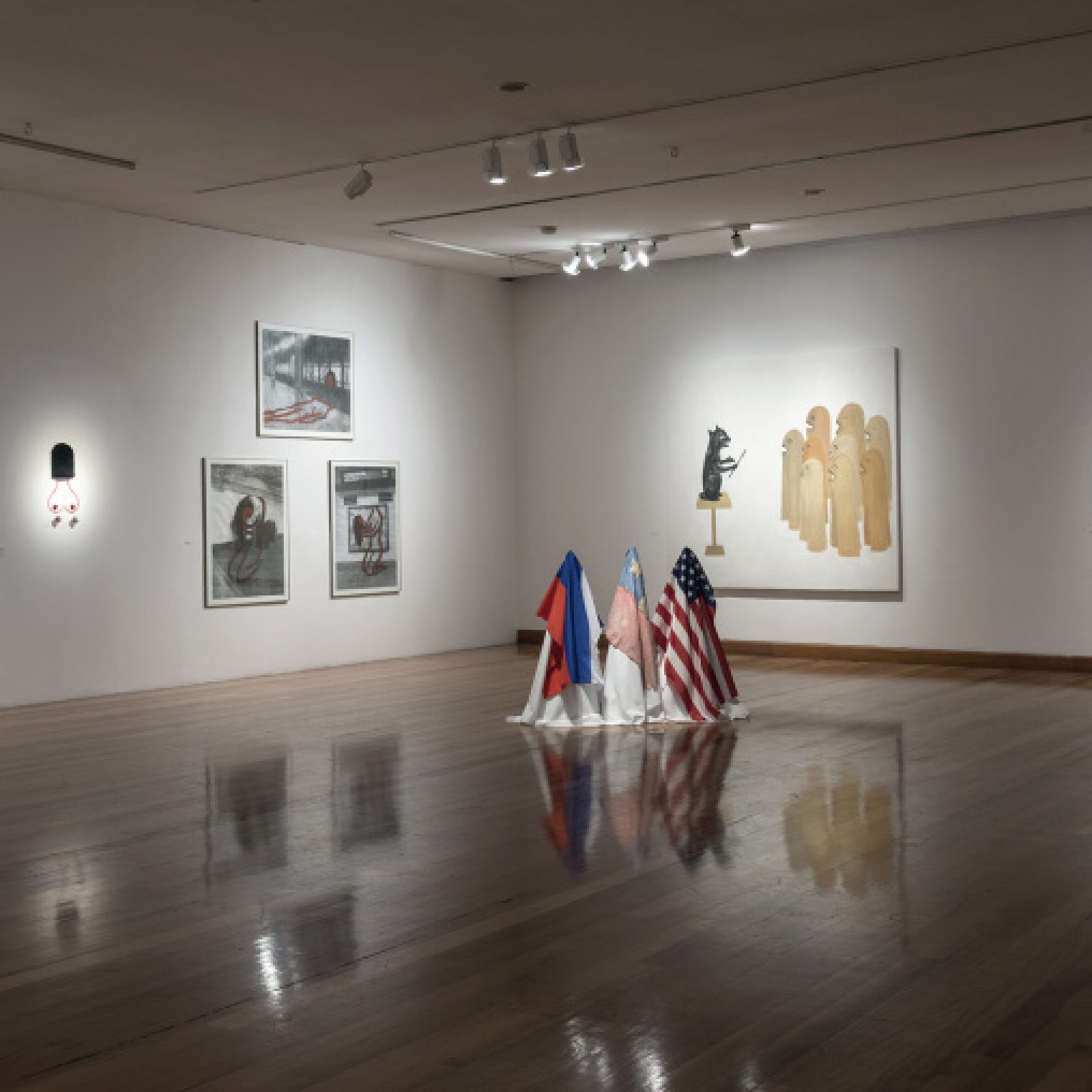Vista de la exposición "Diálogos", de Julia San Martín, en el Museo de Artes Visuales (MAVI), Santiago de Chile, 2019. Foto: Jorge Brantmayer