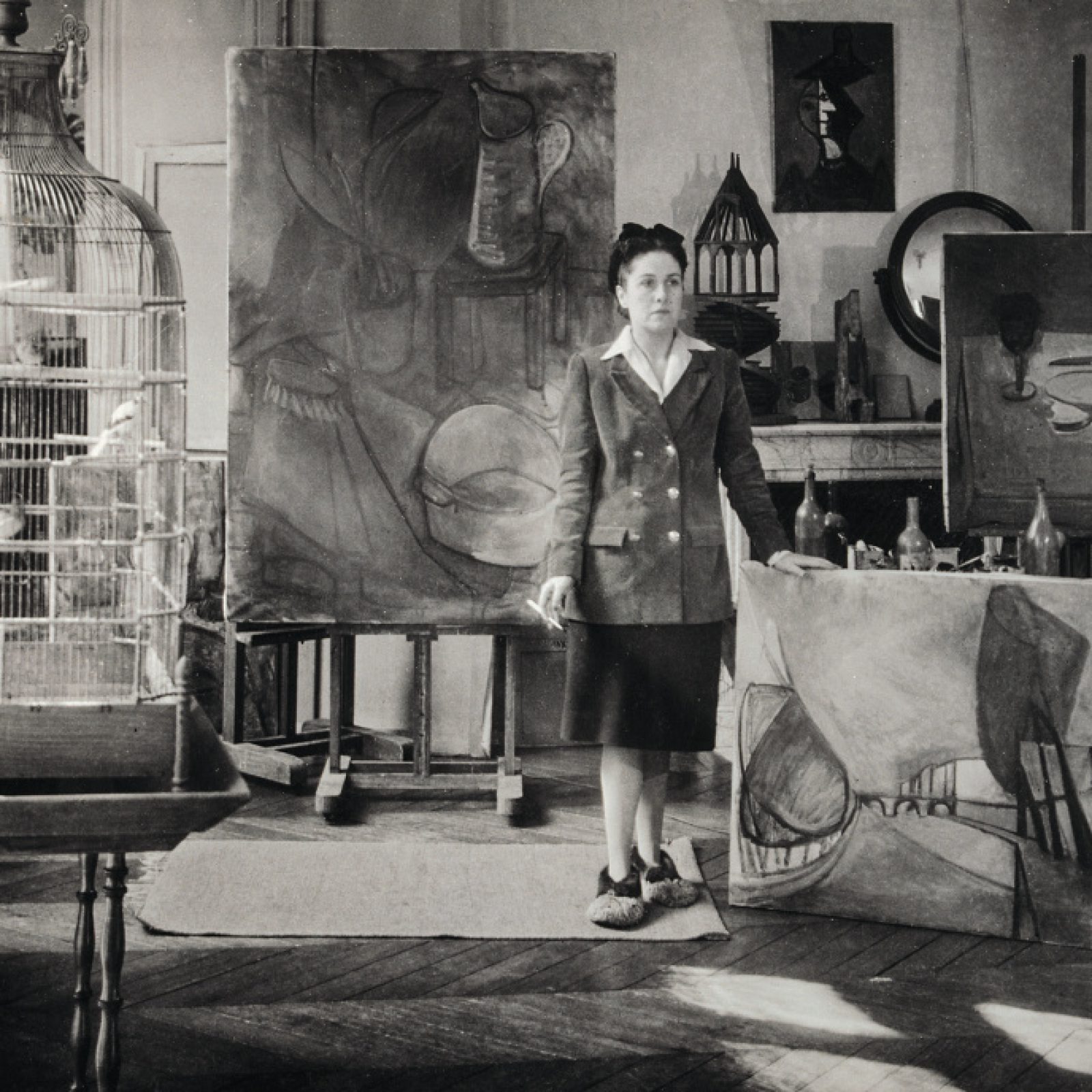 Brassaï, Dora Maar en su taller de la rue de Savoie, 1943, impresión gelatina de plata, 30 x 23 cm. Museo Nacional Picasso © Adagp, París 2019 © Estate Brassaï - RMN-Grand Palais