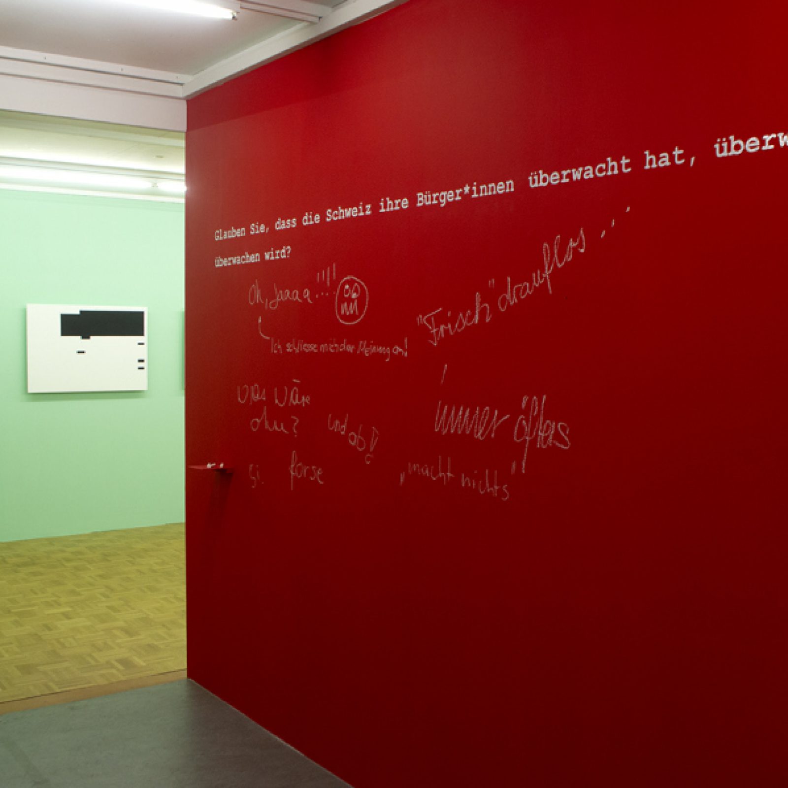 Vista de la exposición “No me pongan en lo oscuro”, de Jesús Hdez-Güero, en o.T Raum für Aktuelle Kunst, Lucerna, Suiza. Cortesía del artista