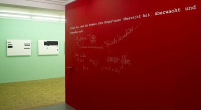 Vista de la exposición “No me pongan en lo oscuro”, de Jesús Hdez-Güero, en o.T Raum für Aktuelle Kunst, Lucerna, Suiza. Cortesía del artista