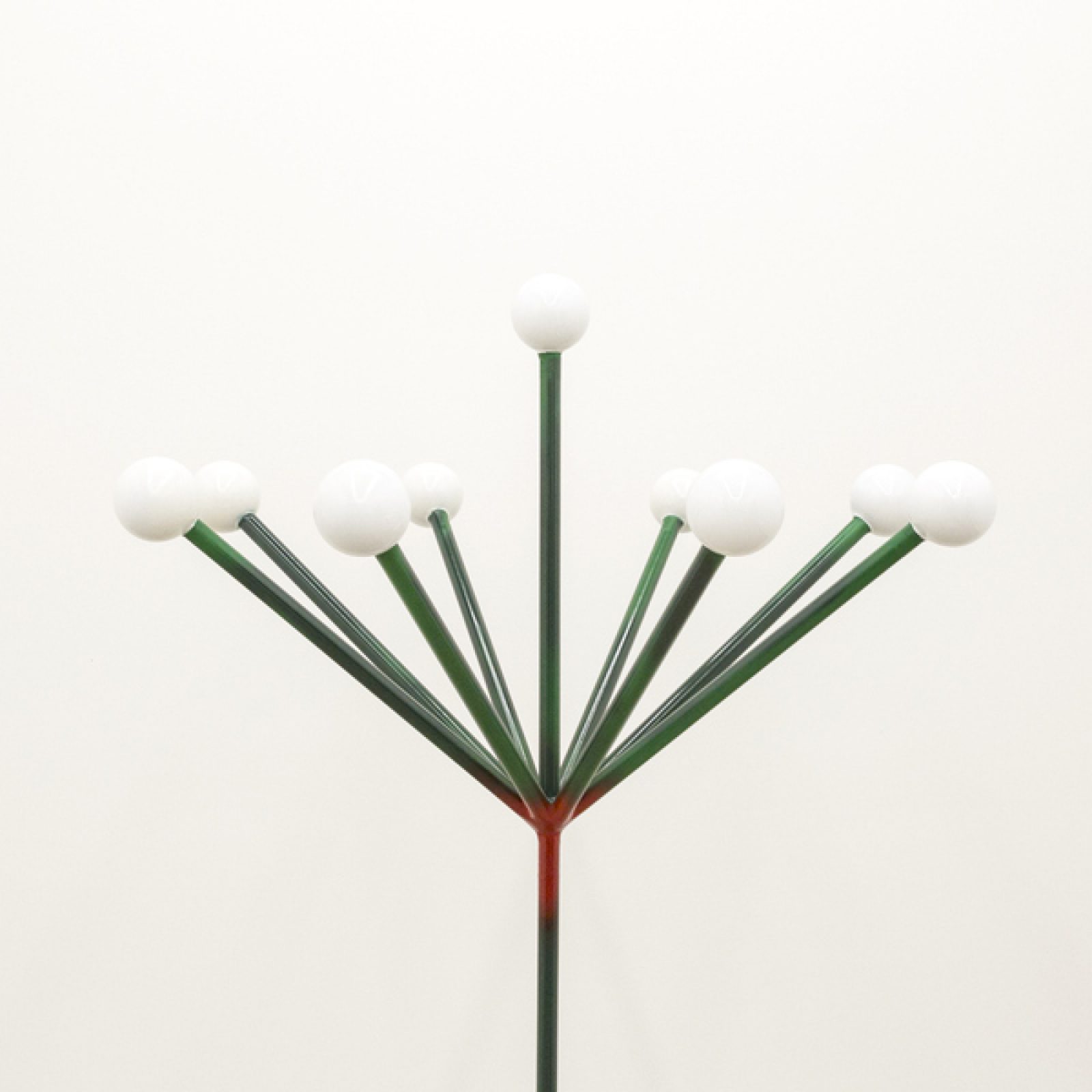 Engel Leonardo, Mata de Huevo, 2019. Vista de la exposición "Manoguayabo" en DiabloRosso, Panamá, 2019. Foto cortesía de la galería