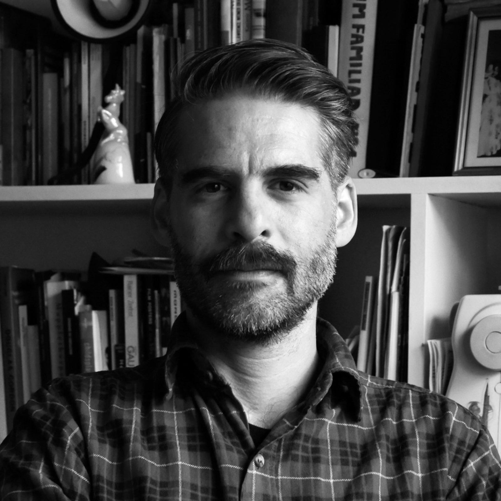 Nicolás Grum (1977) es el ganador de la Beca Arte CCU