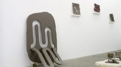 Vista de la exposición “Les chutes du temps”, de Martín Kaulen, en SometimeStudio, París, 2019. Cortesía del artista