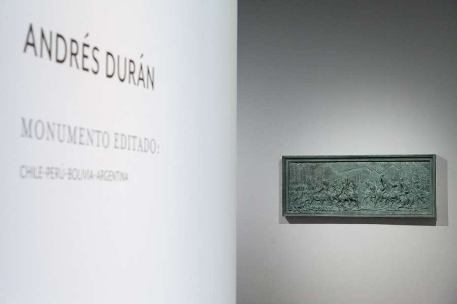 Vista de la exposición "Monumento Editado", de Andrés Durán, en el Museo Nacional de Bellas Artes, Santiago de Chile, 2019. Foto cortesía del artista