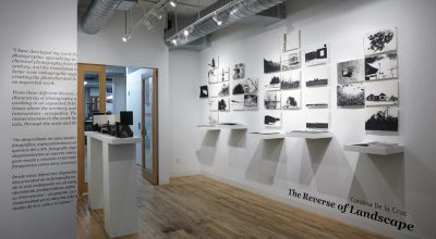 Vista de la exposición "The Reverse of the Landscape", de Catalina De la Cruz, en The Center for Book Arts, Nueva York, 2019. Cortesía de la artista