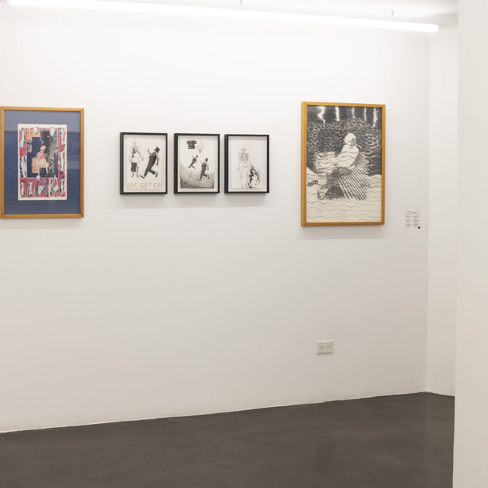 Vista de la exposición "Obras, procesos y pedagogías", de Mónica Mayer, en Walden Gallery, Buenos Aires, 2019. Cortesía de la galería