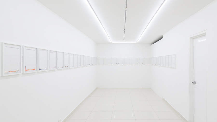 Vista de la exposición “The last picture show: Marginarios”, de Oscar Muñoz, en (bis) | oficina de proyectos, Cali, Colombia, 2019-2020. Foto cortesía de la galería