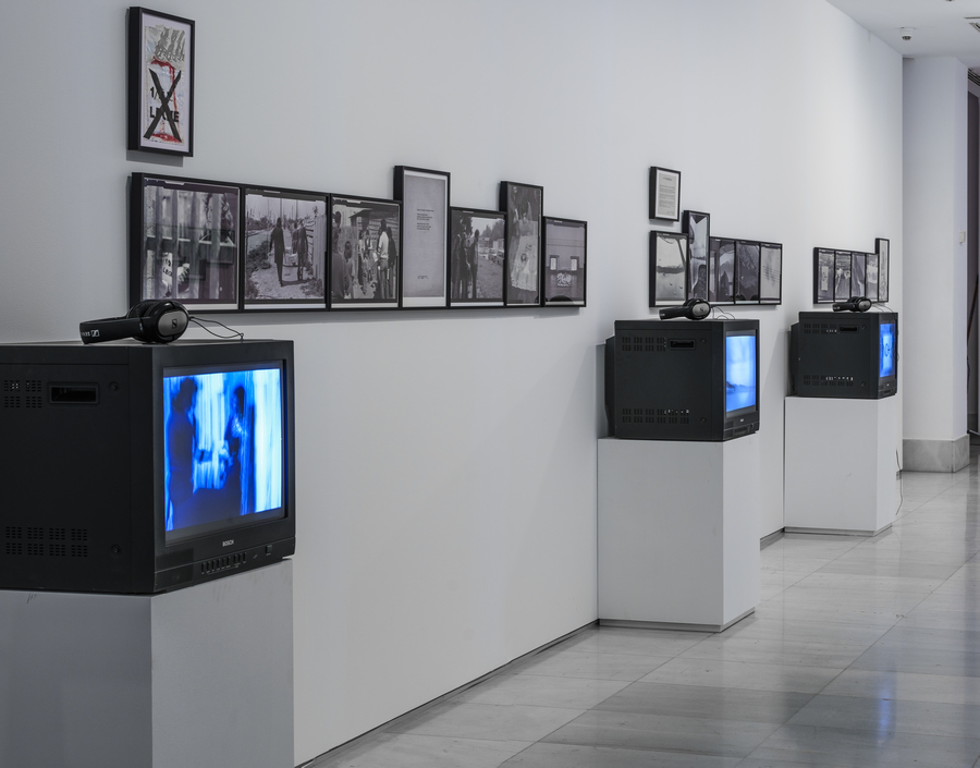 Vista de la exposición "Gran Sur: arte contemporáneo chileno en la Colección Engel", en la Sala Alcalá 31, Madrid. Foto: Guillermo Gumiel