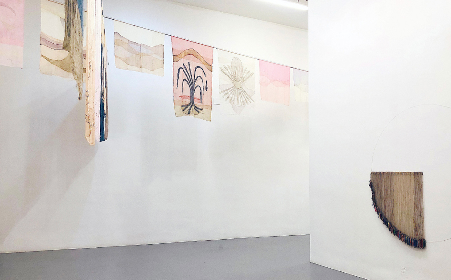 Vista de la exposición "Respirar una eternidad", de Catalina Bauer, en la Galería Ángeles Baños, Badajoz, España, 2020. Cortesía del artista y Ángeles Baños