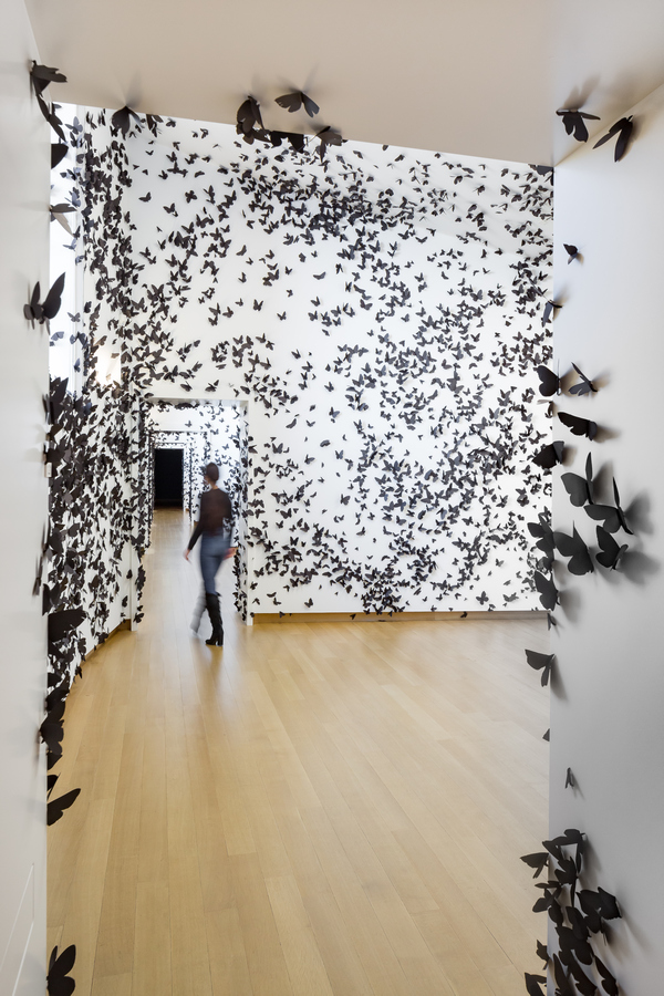 Carlos Amorales, Black Cloud, 2007 (vista de la exposición). Colección de Diane y Bruce Halle. Foto: Peter Tijhuis