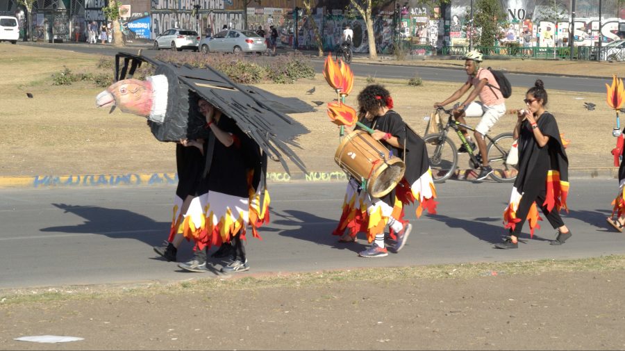 Ceremonia de Transmutación del Cóndor, intervención-ritual, de Pilar Quinteros y colaboradores, Santiago de Chile, 2019. Imagen cortesía de la artista