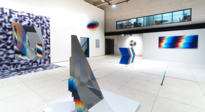 Vista de la exposición "Big Time Data", de Felipe Pantone, en RGR Galería, Ciudad de México, 2020. Foto cortesía de la galería