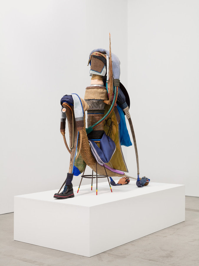 Vista de la exposición “Armario de la memoria”, de Daniel Lind-Ramos, en Marlborough Gallery, Nueva York, 2020. Foto: Pierre Le Hors.