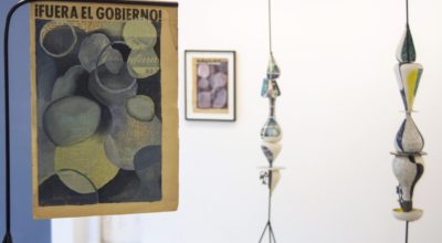 Vista de la exposición "Sueño Lúcido" de Amadeo Azar, en Galería Nora Fisch, Buenos Aires, 2020. Cortesía de la galería
