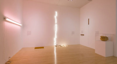 Vista de la exposición “Open House: Gala Porras-Kim”, en el MOCA Los Ángeles, California (EEUU). Foto: Jeff Mclane. Cortesía: MOCA.