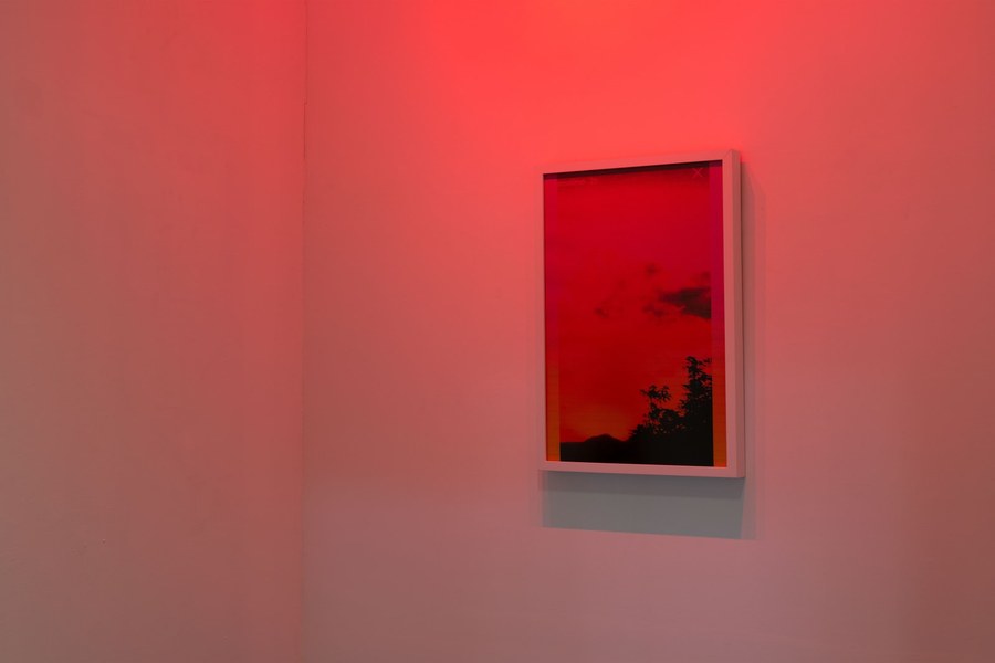 Lionel Cruet, Dusk/Daybreak, vosta de la exposición en Yi Gallery, NY, 2020. Cortesía de la galería