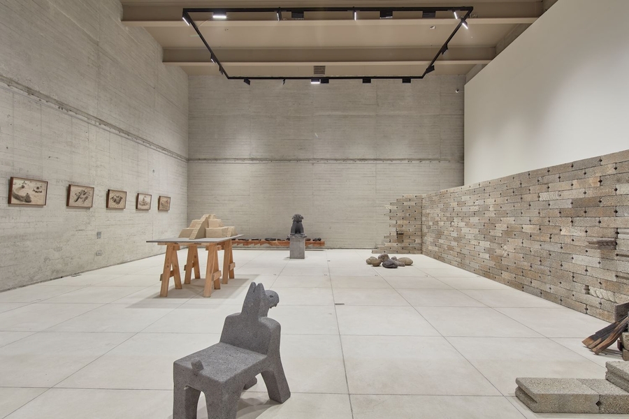 Vista de la exposición "Historia de Arena", de Diego Pérez, en RGR, Ciudad de México, 2020. Cortesía de la galería