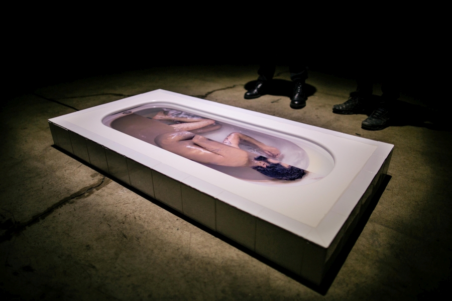 Vista de la exposición "Todo lo que puede un cuerpo", de Vicente Prieto Gaggero, en M100, Santiago de Chile, 2020. Foto cortesía: OMA Art Gallery