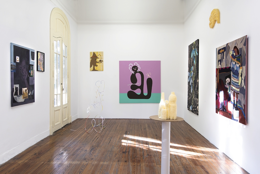 Vista de la exposición "Turismo mental" en Galería Moria, Buenos Aires, 2020. Foto: Santiago Ortí