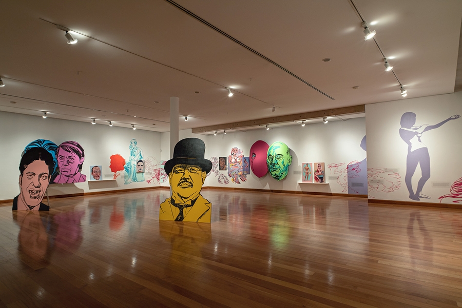 Vista de la exposición "Papel Bond", de César Gabler, en el Museo de Artes Visuales (MAVI), Santiago de Chile, 2020-2021. Foto: Jorge Brantmayer