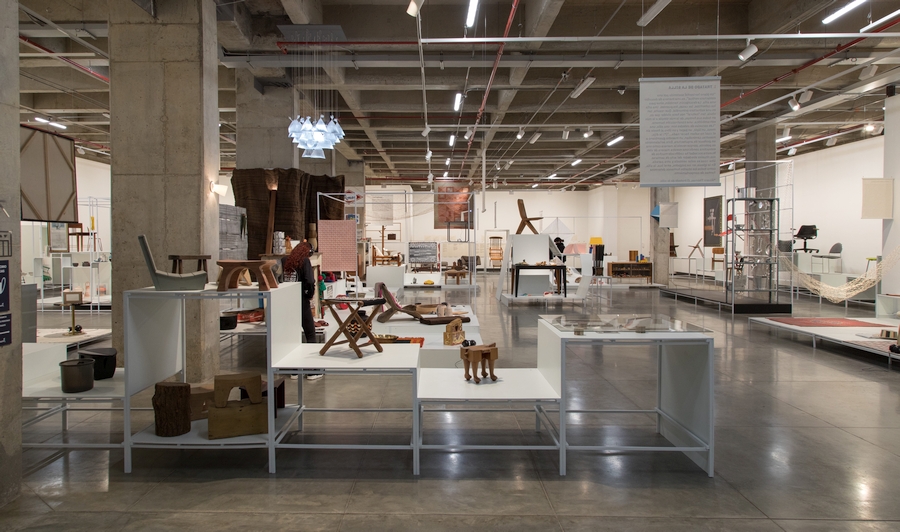 Vista de la exposición “Departamento temporal de los objetos”, en Galería Santa Fe, Bogotá, 2020-2021. Foto: Juan Santacruz / IDARTES.