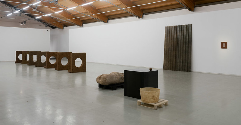 Vista de al exposición "Pastoral", de David Bestué, en el Centre d’Art La Panera, Lleida, España, 2021. Foto cortesía de La Panera