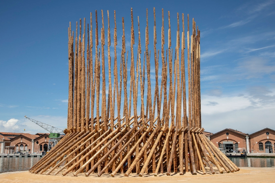 Koyaüwe, proyecto de la firma arquitectónica chilena Elemental para la 17° Bienal de Arquitectura de Venecia. Foto: Marco Zorzanello
