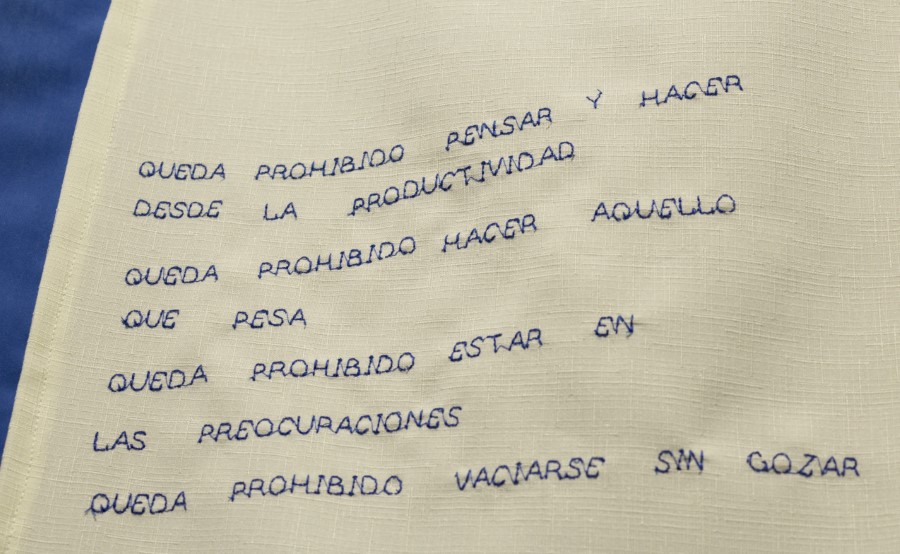 Larissa Garza, Domingo, 2020, textil bordado, 87 x 50 cm