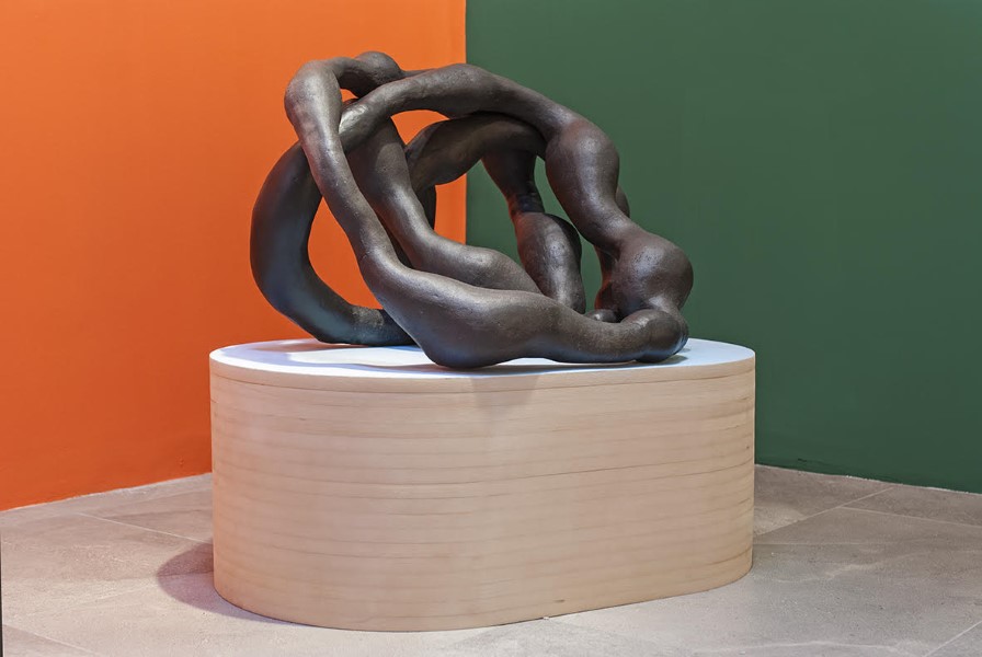 Vista de la exposición "Tres amantes", de Magdalena Atria, en Galería Madre, Santiago, 2021. Cortesía de la artista y la galería