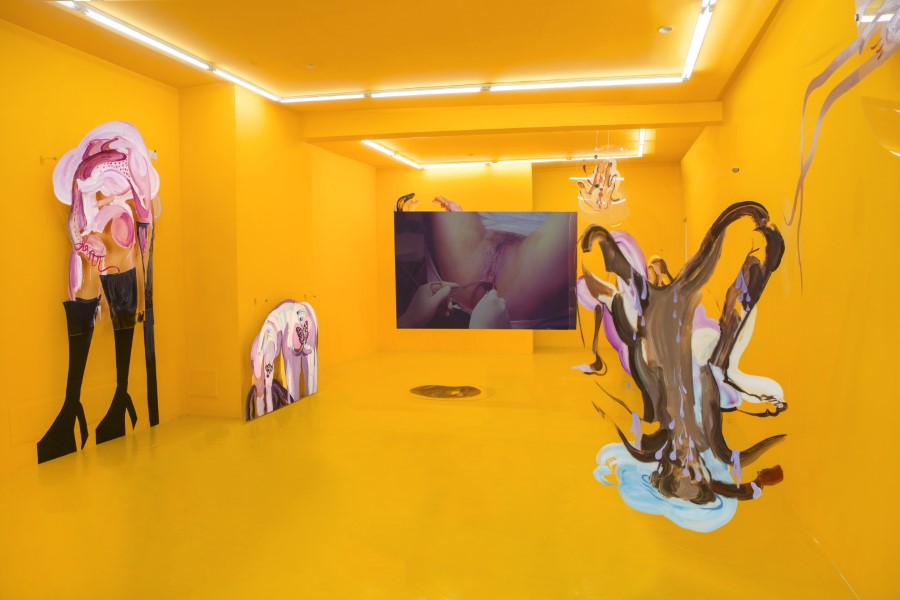 Vista de la exposición "Cerrar para abrir", de Wynnie Mynerva, en Ginsberg Galería, Lima, 2021. Cortesía de la galería
