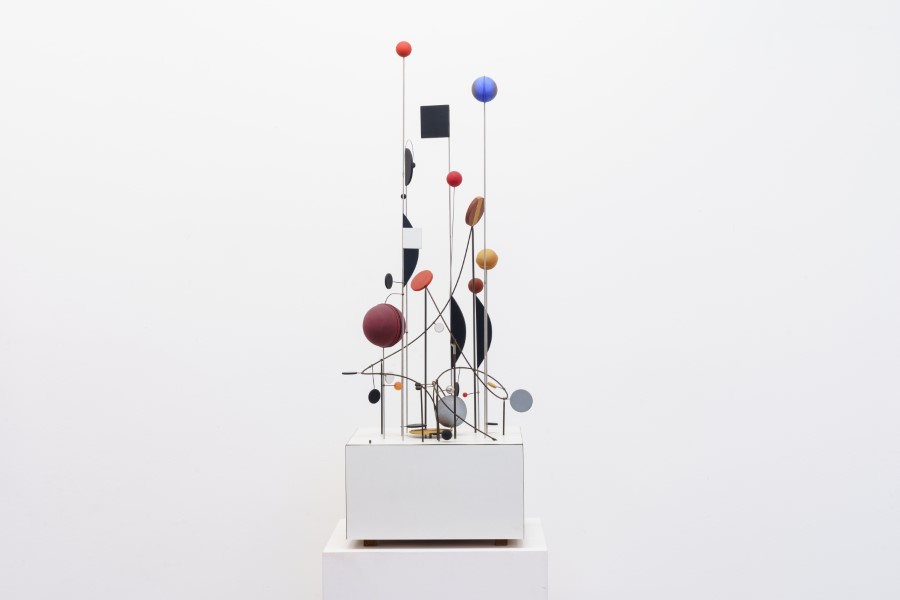 Abraham Palatnik, Kinetic Object CK-8, 1966/2005, engine, paint, formica, wood, metal, acrylic and magnets. Ed: 2/7, 120 x 40 x 40 cm | 47.2 x 15.7 x 15.7 in. Photo: Flavio Freire