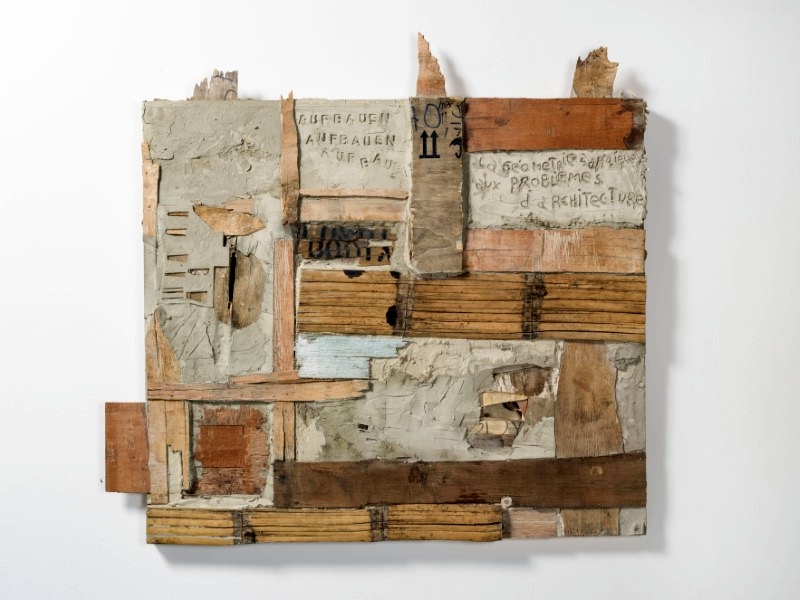Federico Ovalles-Ar, Sustrato 4, 2021, madera, cemento, cartón, gradua. Cortesía del artista y Galería Elvira Moreno, Bogotá