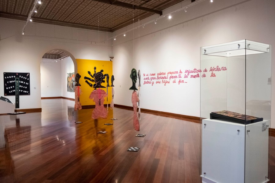 Vista de la exposición "Valientes Mujeres de mi Patria", de Ana Fernández, en el Centro Cultural Metropolitano de Quito, Ecuador, 2022. Foto: François Laso
