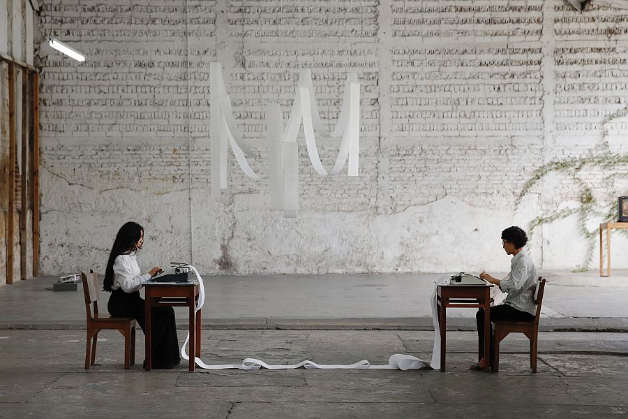 Vista de la exposición "Archivo", de Abigail Reyes, en La ERRE, Ciudad de Guatemala, 2022. Cortesía de la artista y La ERRE