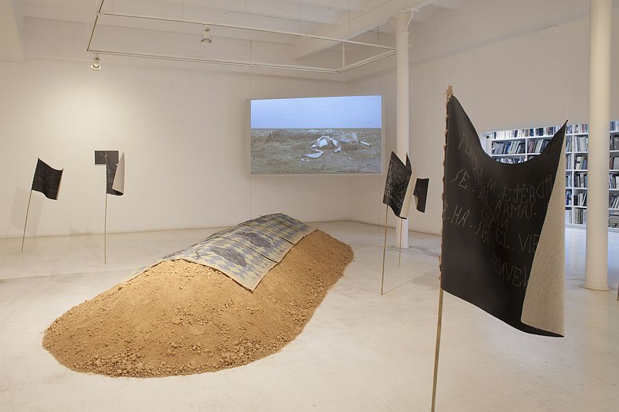 Vista de la exposición "Destierro", de Daniel de la Labra, en la Galería Joan Prats, Barcelona. Foto cortesía de la galería