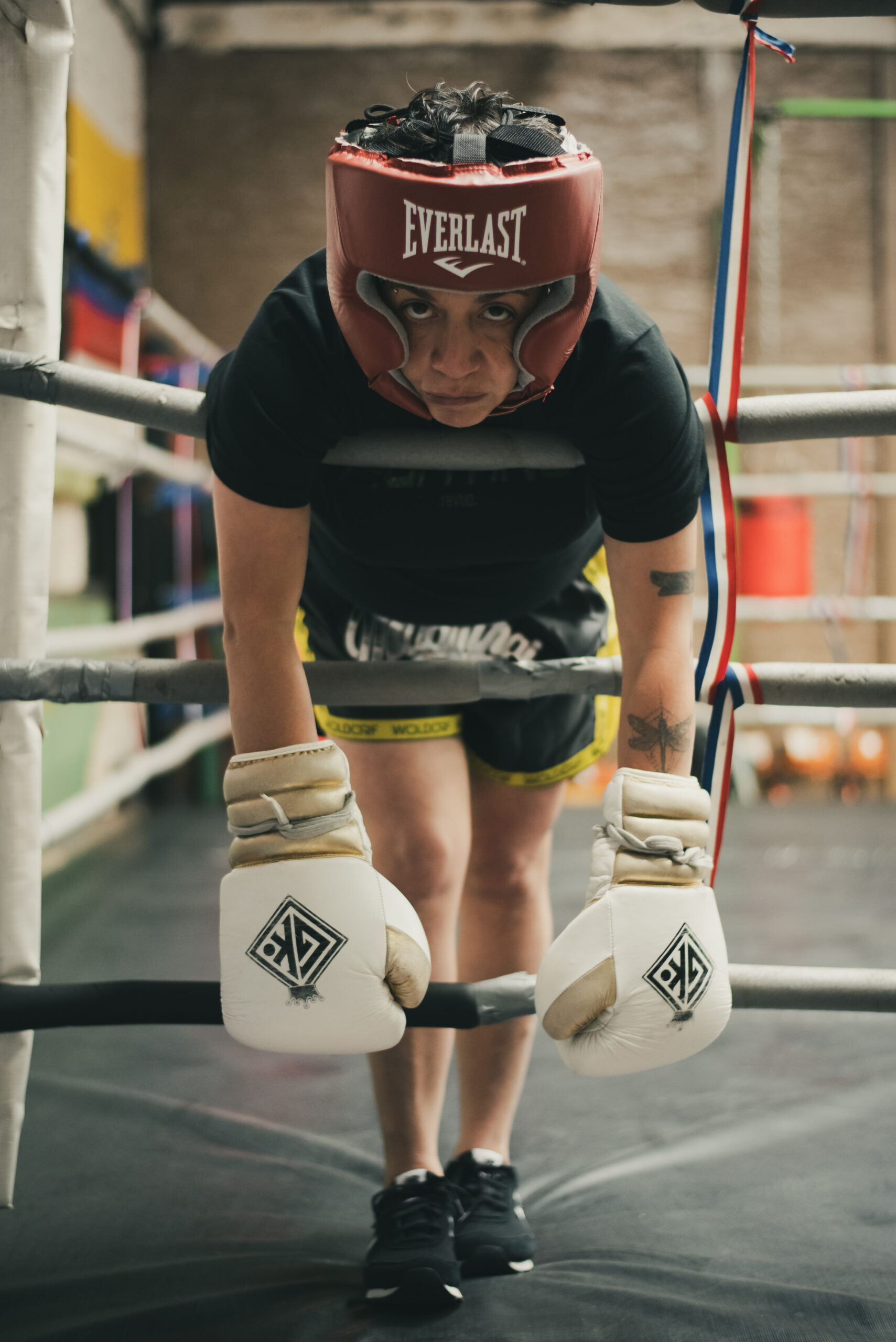 mujer boxeando
