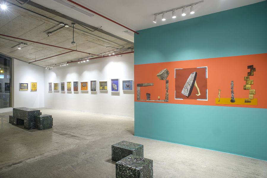 Vista de la exposición “Piedras Vivas”, de Karina Aguilera Svirsky, en NASAL, Guayaquil, Ecuador. Foto cortesía de la galería